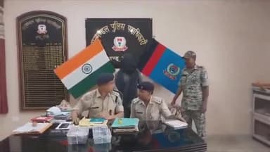 कांके: रांची के सोनाहातू थाना क्षेत्र के बाकू से अवैध अफीम के साथ एक आरोपी हुआ गिरफ्तार।