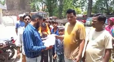 हटा: पानी की समस्या से परेशान गाँधीवार्ड के वासी ज्ञापन देने नगरपालिका पहुँचे