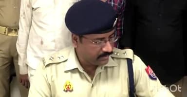आगरा: अंतर्राज्यीय चोरों के गैंग के तीन शातिर चोर गिरफ्तार, DCP वेस्ट सोनम कुमार ने जिला मुख्यालय स्थित कार्यालय पर दी जानकारी