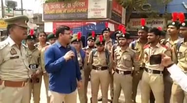 जौनपुर: हुसैनाबाद के जेसीज चौराहे पर एनसीसी के कैडेटों ने यातायात से संबंधित लोगों को किया जागरूक