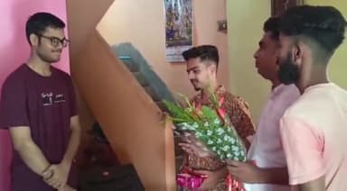 ফরিদপুর দুর্গাপুর: মাধ্যমিক পরীক্ষায় রাজ্যে পঞ্চম স্থানাধিকারী অরিজিৎ মণ্ডলকে দুর্গাপুর গুরুনানক এলাকায় সংবর্ধনা বাম ছাত্র সংগঠনের