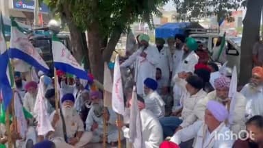 ਸ਼ਾਹਕੋਟ: ਪੁਲਿਸ ਨਾਲ ਸਬੰਧਿਤ ਮਸਲਿਆਂ ਨੂੰ ਲੈ ਕੇ ਕਿਸਾਨ ਮਜ਼ਦੂਰ ਸੰਘਰਸ਼ ਕਮੇਟੀ ਵੱਲੋਂ ਨਕੋਦਰ ਥਾਣੇ ਅੱਗੇ ਲਗਾਇਆ ਗਿਆ ਧਰਨਾ