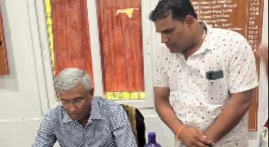 ବରଗଡ: ଆଜି ଜମୁର୍ଡା ଠାରେ ପଶ୍ଚିମ ଓଡ଼ିଶା ବିକାଶ ପରିଷଦ ଅଧ୍ୟକ୍ଷଙ୍କୁ ଦାବିପତ୍ର ପ୍ରଦାନ କଲା ନିଷ୍ଠା ପରିବାର