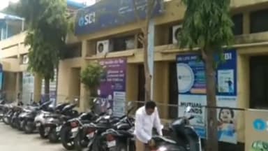 रतलाम नगर: रतलाम शहर में अस्पताल एवं अन्य जगहों पर ₹2000 के नोट नहीं लेने से लोगों को हो रही परेशानी