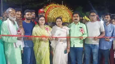 चितरपुर: मुरूबंदा में मंडा पूजा के अवसर पर छऊ नृत्य का हुआ आयोजन, पूर्व विधायक बबिता देवी ने किया उद्घाटन