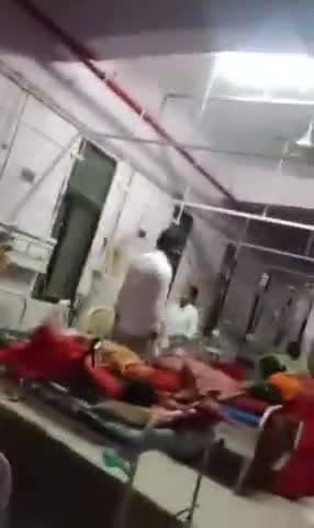 मीनापुर: SKMCH में कार्यरत एक नर्स द्वारा रिश्तेदार को बुलाकर मरीज का उपचार कराने का वीडियो सोशल मीडिया पर हुआ वायरल