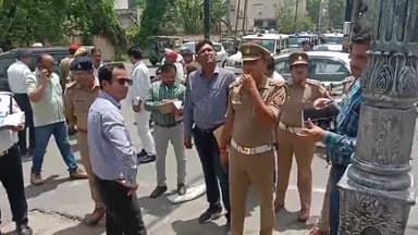 मुरादाबाद: चौड़ीकरण को लेकर एडीएम सिटी, एसपी ट्रैफिक समेत अन्य अफसरों ने पीलीकोठी से लेकर कोठीवाल डेंटल कॉलेज तक किया मुआयना