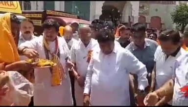 पंचकूला: विधानसभा अध्यक्ष ज्ञानचंद गुप्ता ने माता मनसा देवी मंदिर के वीआईपी गेट से भंडारा वैन को हरी झंडी दिखाकर किया रवाना