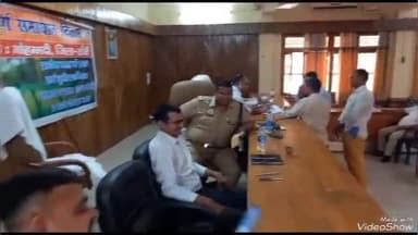 मोहम्मदी: उप जिला अधिकारी पंकज कुमार श्रीवास्तव की अध्यक्षता में मोहम्मदी तहसील में संपूर्ण समाधान दिवस का कार्यक्रम हुआ आयोजित