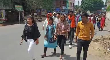 *अभाविप, सूरजपुर जिले के प्रतापपुर इकाई द्वारा 250 से अधिक छात्राओं को "द केरल स्टोरी" मूवी  दिखाई गई।*

*एक पहल जागरुकता की ओर*
#abvpsurajpur
#abvpcg