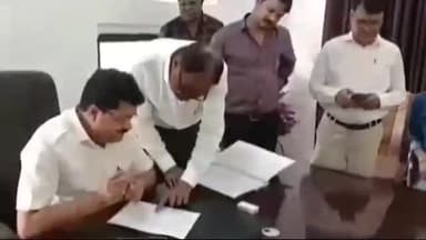 रतलाम नगर: नगर निगम आयुक्त ने निगम कार्यालय रतलाम का किया निरीक्षण, कार्यों में लापरवाही बरतने वाले दो कर्मचारियों को दिया नोटिस