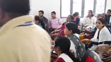 आंदर: सामुदायिक स्वास्थ्य केंद्र आंदर में पोलियो अभियान को लेकर स्वास्थ्य कर्मियों के साथ की गई बैठक