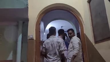 फिरोज़ाबाद: सपा के राष्ट्रीय महासचिव आजम खान फ़िरोज़ाबाद के मोहल्ला कटरा पठान पहुंचे