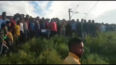 मुरादाबाद: शिवपुरी रेलवे लाइन के किनारे मिला एक युवक का शव, पुलिस ने कब्जे में लेकर पोस्टमार्टम के लिए भेजा शव