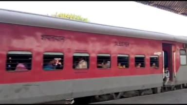 गोरखपुर: कटिहार अमृतसर वाया गोरखपुर चलेगी स्पेशल ट्रेन लगाए जाएंगे एसी कोच सीपीआरओ ने दी जानकारी