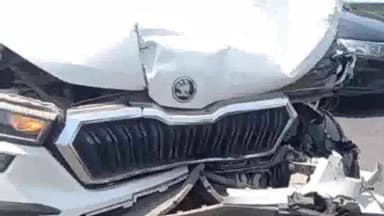 करनाल: सेक्टर-6 गुरुद्वारे के समीप ब्रेक लगाने से आपस में टकराई चार गाड़ियां, पुलिस पहुंची मौके पर