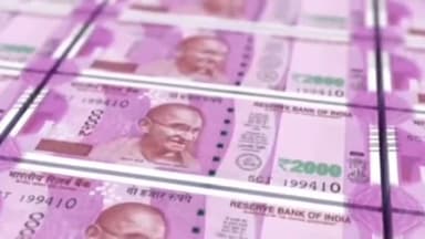 रतलाम नगर: ₹2000 के नोट वापस लेने के ऐलान के बाद जिला पंचायत सदस्य डीपी धाकड़ और वरिष्ठ पत्रकार अभय सुराणा ने दी प्रतिक्रिया