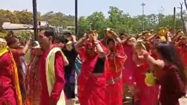 कांके: धुर्वा स्थित महावीर स्थान दुर्गा और काली मंदिर से निकाली गई कलश यात्रा