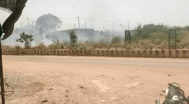 ग्वालियर गिर्द: ग्वालियर में शताब्धीपुरम टाइगर चौक पर गर्मी के कारण लगी आग #firebroke #gwaliordiaries #shatabdhipuram