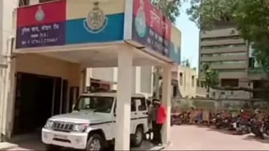 रतलाम नगर: स्टेशन रोड थाना पुलिस ने यातायात नियमों का उल्लंघन करने वाले 4 वाहनों के काटे चालान, दी समझाइश