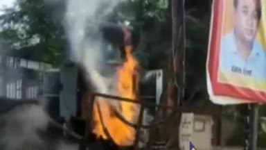 मुज़फ्फरनगर: मीनाक्षी चौक के पास एक ट्रांसफार्मर में शॉर्ट सर्किट से लगी भयंकर आग, लोगों ने बड़ी मशक्कत के बाद आग पर पाया काबू