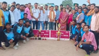 ବରଗଡ: ଜର୍ଜ ହାଇସ୍କୁଲ ପଡ଼ିଆରେ ଖଜୁରଟିକ୍ରା କ୍ରିକେଟ ପ୍ରିମିୟର ଲିଗ ଉଦଯାପନୀ ଉତ୍ସବରେ ଯୋଗଦେଲେ ସଦର ବିଧାୟକ