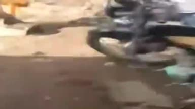 रतलाम नगर: सुभाष नगर ओवरब्रिज के समीप जेसीबी से खुदाई करने के दौरान जल प्रदाय की 12 इंच पाइप लाइन फूटी, लाखों लीटर पानी व्यर्थ बहा