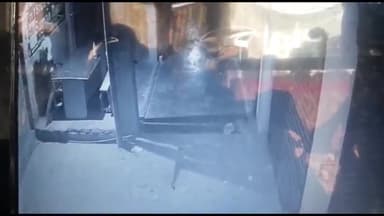 हिलसा: कौटिल्य नगर के सुमन भौतिक कोचिंग में नामांकन संबंधित कागजात की हुई चोरी, सीसीटीवी कैमरे में कैद हुई घटना