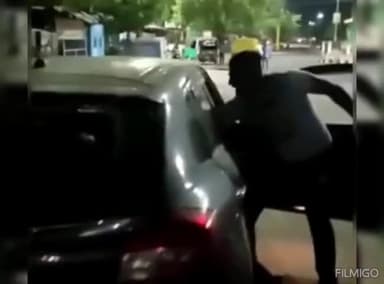 कोटा।
बाइक टच होने के शक में बदमाश ने की कार चालक से मारपीट
-शादी में जा रहा था परिवार, महिलाओं से भी की बदतमीजी‌