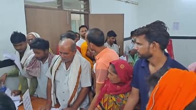 छतरपुर नगर: ज़िला अस्पताल के इमरजेंसी वार्ड में बड़ी संख्या में पहुंच रहे मरीज, परिसर में दिखी अव्यवस्था