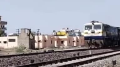 जालोर वासियो के लिए बड़ी खूशी की बात है कि पहली बार गांधी धाम व अमृतसर समर स्पेशल ट्रेन रानी वाडा स्टेशनो से गुजरेगी