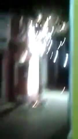 जमुई: पुरानी बाजार स्थित बिजली पोल में आग लगने से बाधित हुई विद्युत आपूर्ति, 10 घंटे के बाद भी विभाग ने नहीं किया दुरुस्त