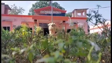 ଅମ୍ବାଭୋନା: ଭୁକ୍ତା ଗ୍ରାମରୁ ଦେଶୀ ଭାଟି ମଦ ବିକାଳୀ ଗିରଫ