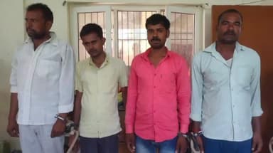 राजगीर: पुलिस ने मोहल्ला साइड पर छापेमारी अभियान चलाते हुए देसी शराब के साथ शराब के नशे में 4 लोगों को किया गिरफ्तार