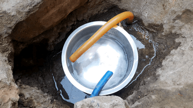 जल नल योजना बिहार में पूरी तरफ से बीफल है जबकि मुख्यमंत्री नितीश कुमार केन्द्र सरकार से इसके लिए भर भर के पैसा ले रहे हैँ
चकाई बाजार की तश्वीर
बून्द बून्द पानी आता है..