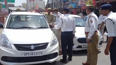 गोरखपुर: यातायात पुलिस जनपद गोरखपुर व RTO की संयुक्त टीम ने चलाया अभियान, 33 वाहनों का किया चालान व एक टैक्सी और 8 बसें की सीज