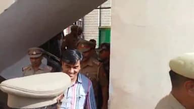 कानपुर: कोर्ट में पेशी के बाद शायराना अंदाज में नजर आए सपा विधायक इरफान सोलंकी