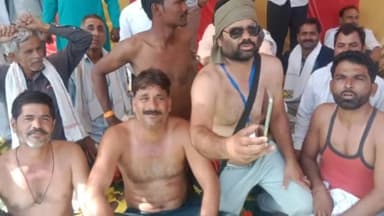 अशोक नगर: भारतीय किसान संघ ने कृषि उपज मंडी अशोकगनर में किया प्रदर्शन, सभी किसानों का एक समान ब्याज माफ कराने की रखी मांग