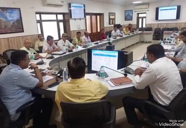 जालौर: जालौर में जिला जल एवं स्वच्छता मिशन की बैठक का हुआ आयोजन जिला कलेक्टर ने अधिकारियों को दिए कई आवश्यक निर्देश।