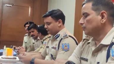 हज़ारीबाग: रित्विक कंपनी के अधिकारी शरद बाबू की हत्या मामले में पुलिस ने दो अभियुक्त को किया गिरफ्तार