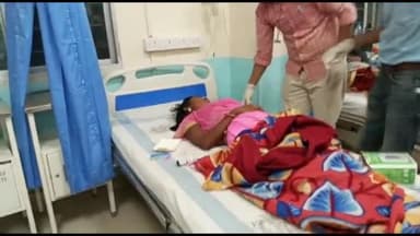 बिहार: बड़ी पहाड़ी के ऊपर पानी लाने के दौरान एक महिला गिरकर बुरी तरह से हुई ज़ख्मी, महिला को हायर सेंटर किया गया रेफर