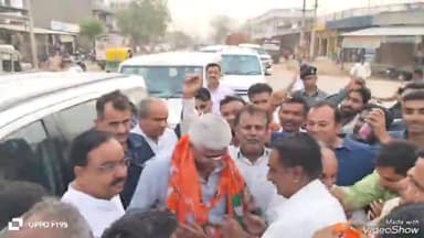 जालौर: केंद्रीय जलशक्ति मंत्री गजेंद्र सिंह शेखावत का भाजपा विधायक सहित अन्य कार्यकर्ताओं ने रानीवाडा शहर में किया स्वागत