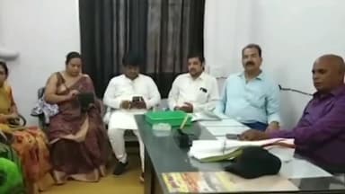 रतलाम नगर: नगर निगम कार्यालय में MIC सदस्य रामू भाई की अध्यक्षता में शहरी ग़रीबी उपशमन प्रकोष्ठ की हुई बैठक