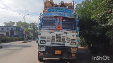 शाहबाद: अल्हापुर तिराहा से एआरटीओ ने ओवरलोड लकड़ी से लदे ट्रक को पकड़कर स्थानीय पुलिस को सौंपा