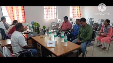 महुआ: , महुआ के फतेहपुर पकरी पंचायत स्थित पंचायत सरकार भवन का शुक्रवार को महुआ एसडीओ निवेदिता कुमारी ने किया निरीक्षण