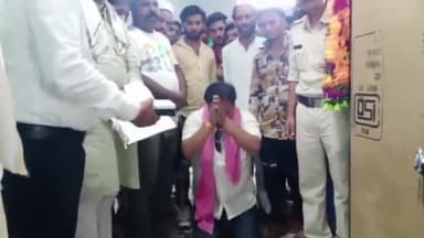 सिरोंज: पेयजल की समस्या से जूझ रहे वार्ड वासियों के साथ पार्षद प्रतिनिधि ने नगर पालिका में किया प्रदर्शन,सीएमओ पर लगाए आरोप