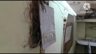 सोनीपत: इन्द्रा कालोनी स्थित बिजली निगम कार्यालय की इमारत की हालत हुई खस्ता