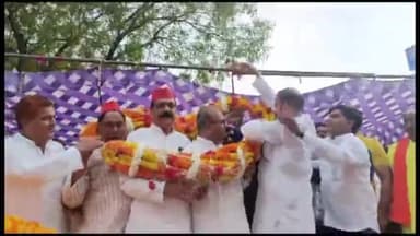 शाहगंज: खेतासराय नगर पंचायत का वसीम अहमद ने लिया तीसरी बार अध्यक्ष पद की शपथ भारी सुरक्षा के बीच संपन्न हुआ समारोह