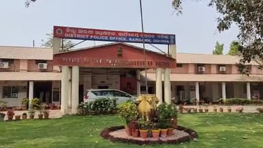 ବରଗଡ: ଜିଲ୍ଲାର ବିଭିନ୍ନ ସ୍ଥାନରେ ମୋଟର ଭେଇକିଲ ବାବଦକୁ ୧ ଲକ୍ଷ ୨୩ ହଜାର ୫ ଶହ ଟଙ୍କା ଫାଇନ ଆଦାୟ କରାଯାଇଥିବା ନେଇ ସୂଚନା