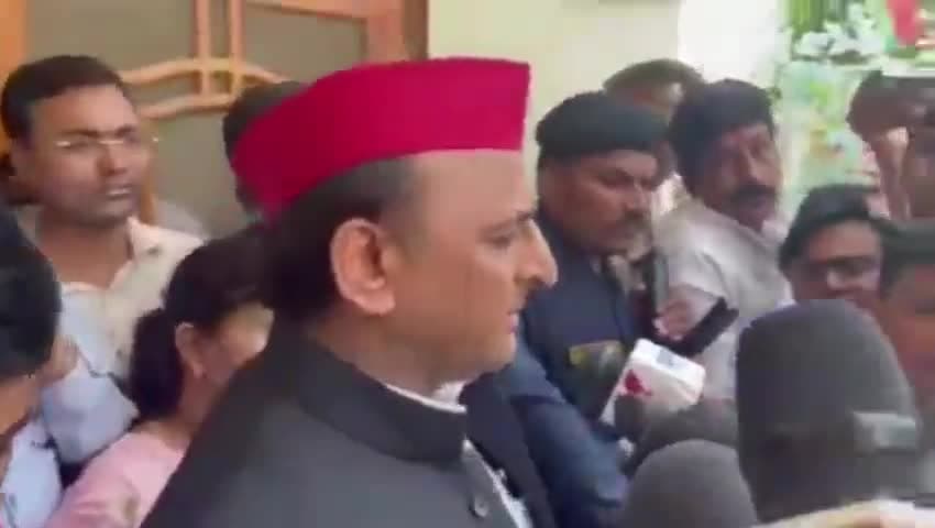 पूर्व मुख्यमंत्री अखलेश यादव पूर्व विधायक विनय शंकर तिवारी के आवास टाड़ा पर पहुंचे...#news #newsbulletin360 #gorakhpur